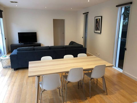 Malvern 3 Bedroom Home - Accommodation Noosa 1