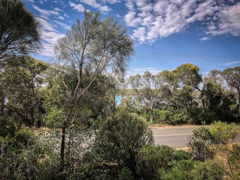 Samphire Beach House - Accommodation Noosa 2