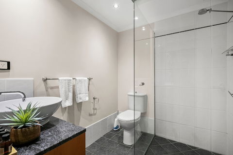 Poolside Alamanda Beachfront Resort 88 - Accommodation Noosa 6