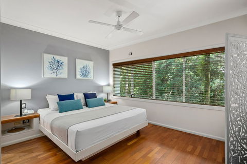 Poolside Alamanda Beachfront Resort 88 - Accommodation Noosa 2