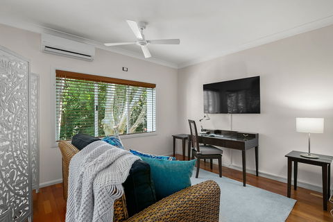 Poolside Alamanda Beachfront Resort 88 - Accommodation Noosa 4