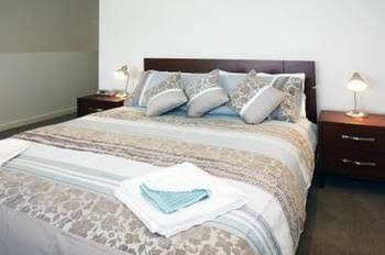 Harbour Views - Accommodation Noosa 0