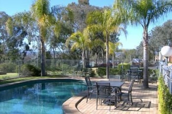 Commercial Golf Resort - Accommodation Noosa 3