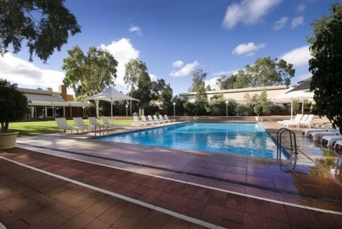 Desert Gardens Hotel - Accommodation Noosa 1