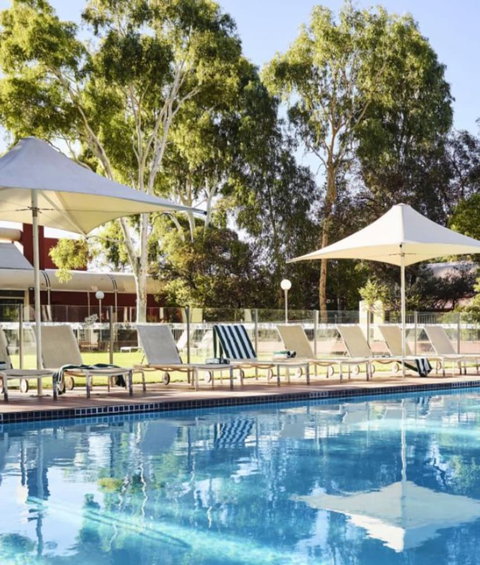 Desert Gardens Hotel - Accommodation Noosa 2