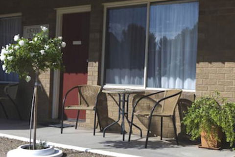 Camellia Motel - Accommodation Noosa 2
