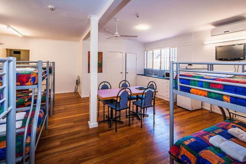 Diggers Tavern - Accommodation Noosa 2