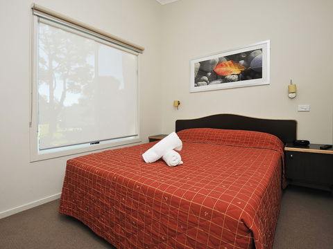 NRMA Eastern Beach Holiday Park - Accommodation Noosa 3