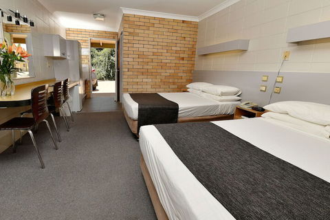 Burke And Wills Motor Inn - Accommodation Noosa 7