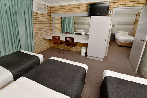 Burke And Wills Motor Inn - Accommodation Noosa 3