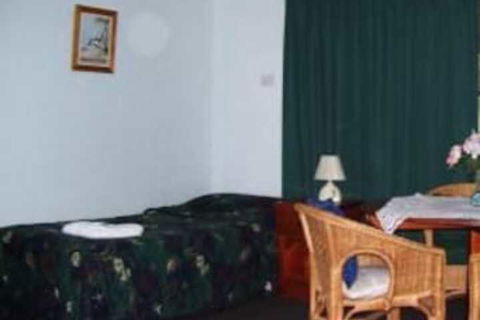 The Vineyard Motel - Accommodation Noosa 2