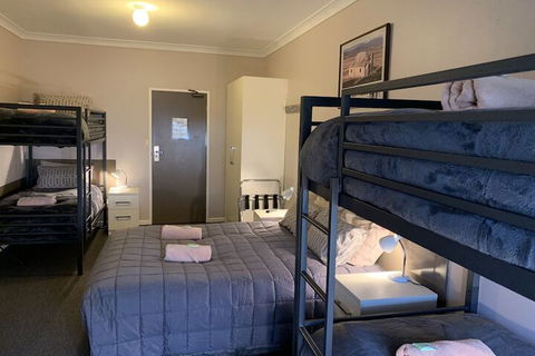 Aalberg Chalet - Accommodation Noosa 7
