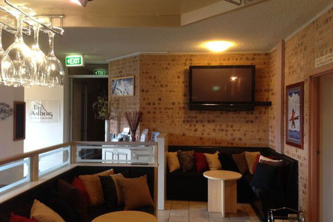 Aalberg Chalet - Accommodation Noosa 2
