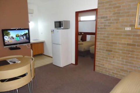 Peppinella Motel - Accommodation Noosa 2