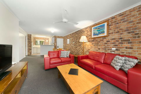 Toowong Villas - Accommodation Noosa 2