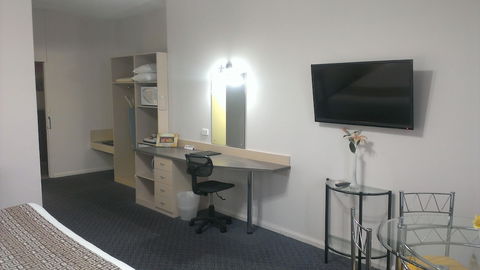 Lindy Lodge Motel - Accommodation Noosa 2