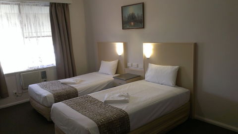 Lindy Lodge Motel - Accommodation Noosa 1