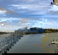 Burnett Riverside Hotel - Accommodation Noosa