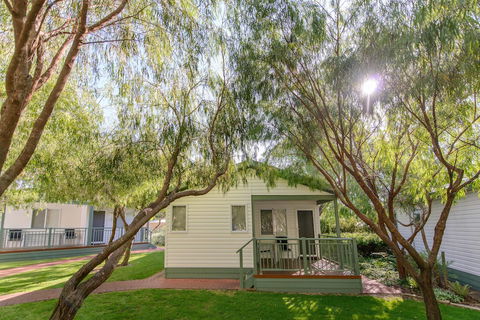 Mandalay Holiday Resort And Tourist Park - Accommodation Noosa 2