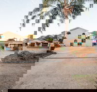 Jacaranda Place Motor Inn - Accommodation Noosa