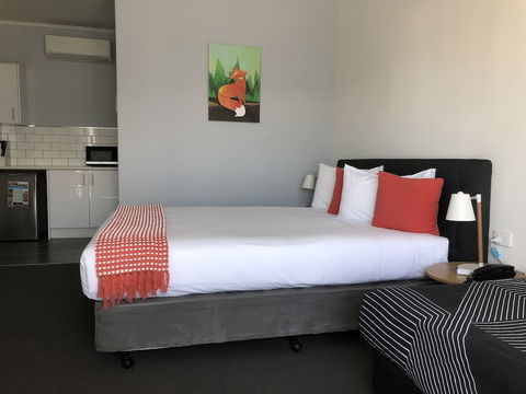 Commodore Motor Inn Albury - Accommodation Noosa 4