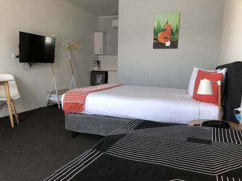 Commodore Motor Inn Albury - Accommodation Noosa 3
