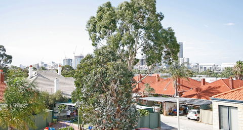 Malibu Apartments - Accommodation Noosa 1