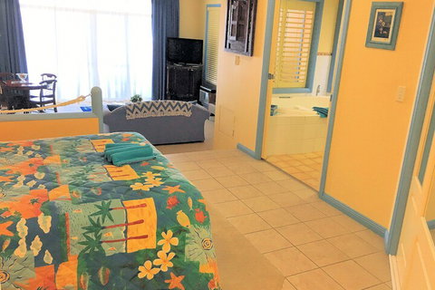 Al Mare Beachfront Retreat - Accommodation Noosa 3