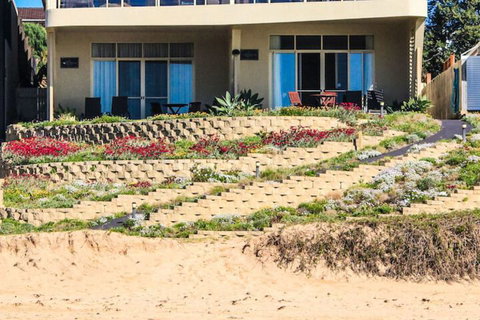 Al Mare Beachfront Retreat - Accommodation Noosa 1