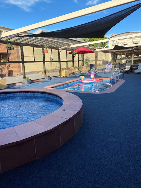 Elm Court Motel - Accommodation Noosa 0