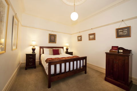 Cobb & Co Court Boutique Hotel - Accommodation Noosa 4
