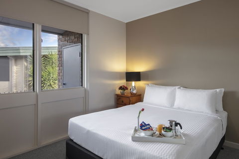 Dorset Gardens Hotel - Accommodation Noosa 2