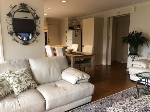 Countryside Connections Spa Cottage - Accommodation Noosa 1