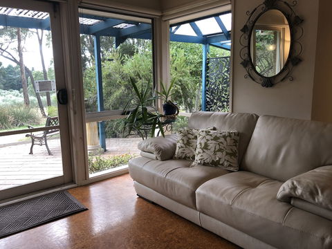 Countryside Connections Spa Cottage - Accommodation Noosa 2