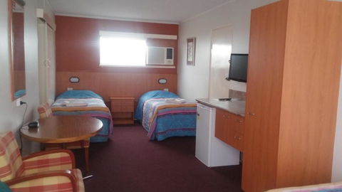 Motel Monaco - Accommodation Noosa 2