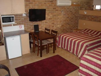 Tally Ho Motor Inn - Accommodation Noosa 6