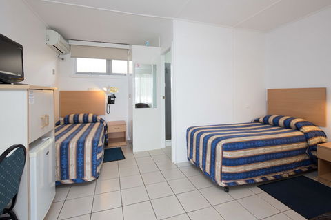 Tally Ho Motor Inn - Accommodation Noosa 2