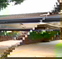 A Raceview Motor Inn - Accommodation Noosa