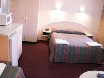 Cedar Lodge Motel - Accommodation Noosa 3
