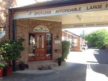 Cedar Lodge Motel - Accommodation Noosa 1
