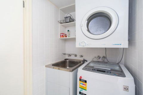 Astra Apartments - Paramatta - Accommodation Noosa 6