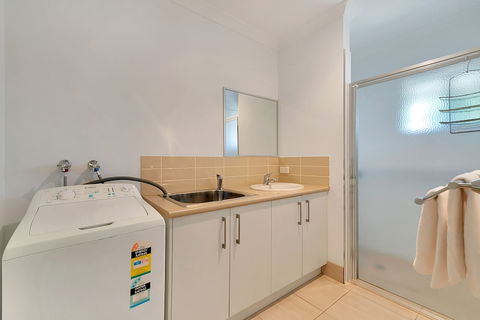 Kennedy Holiday Villas - Accommodation Noosa 4