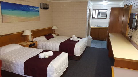 Tabourie Lake Motel - Accommodation Noosa 4