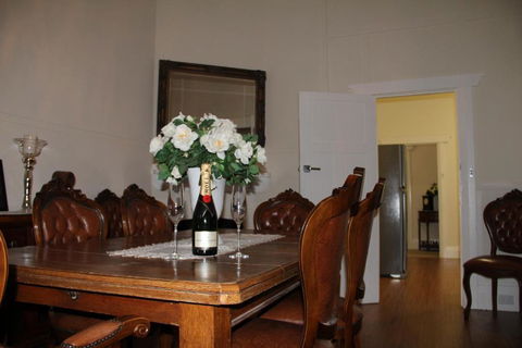 Mentor Chambers Apartment Bed & Breakfast - Accommodation Noosa 4