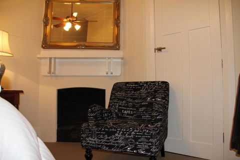 Mentor Chambers Apartment Bed & Breakfast - Accommodation Noosa 5