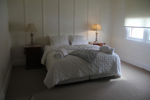 Mentor Chambers Apartment Bed & Breakfast - Accommodation Noosa 3