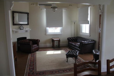 Mentor Chambers Apartment Bed & Breakfast - Accommodation Noosa 1