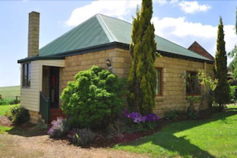 Killynaught Spa Cottages - Accommodation Noosa 0