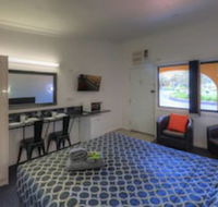 Twin Swans Motel - Accommodation Noosa