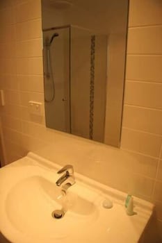 Ethelton Serviced Apartments - Accommodation Noosa 0